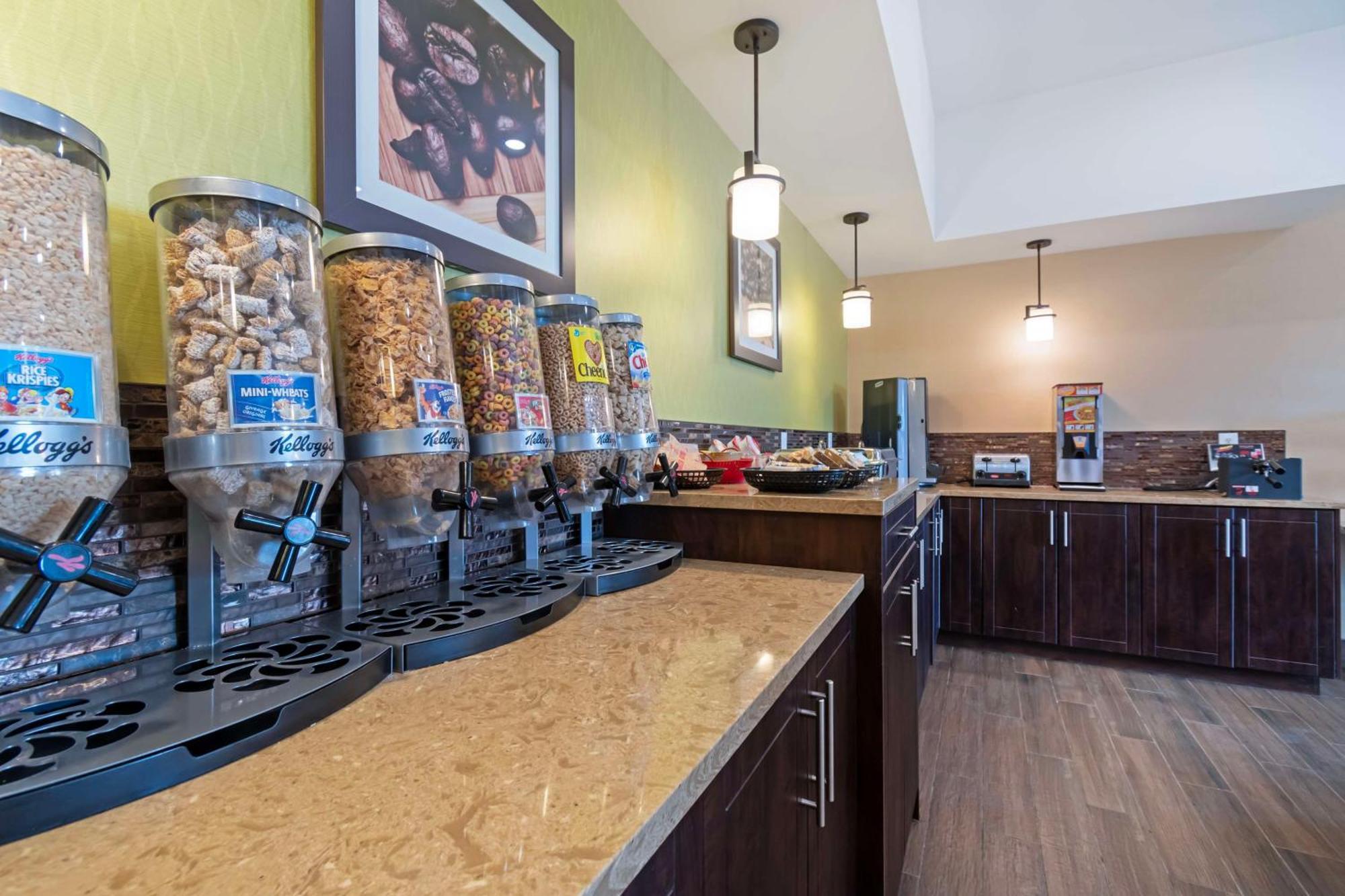 Best Western Plus Moosomin Hotel Ngoại thất bức ảnh