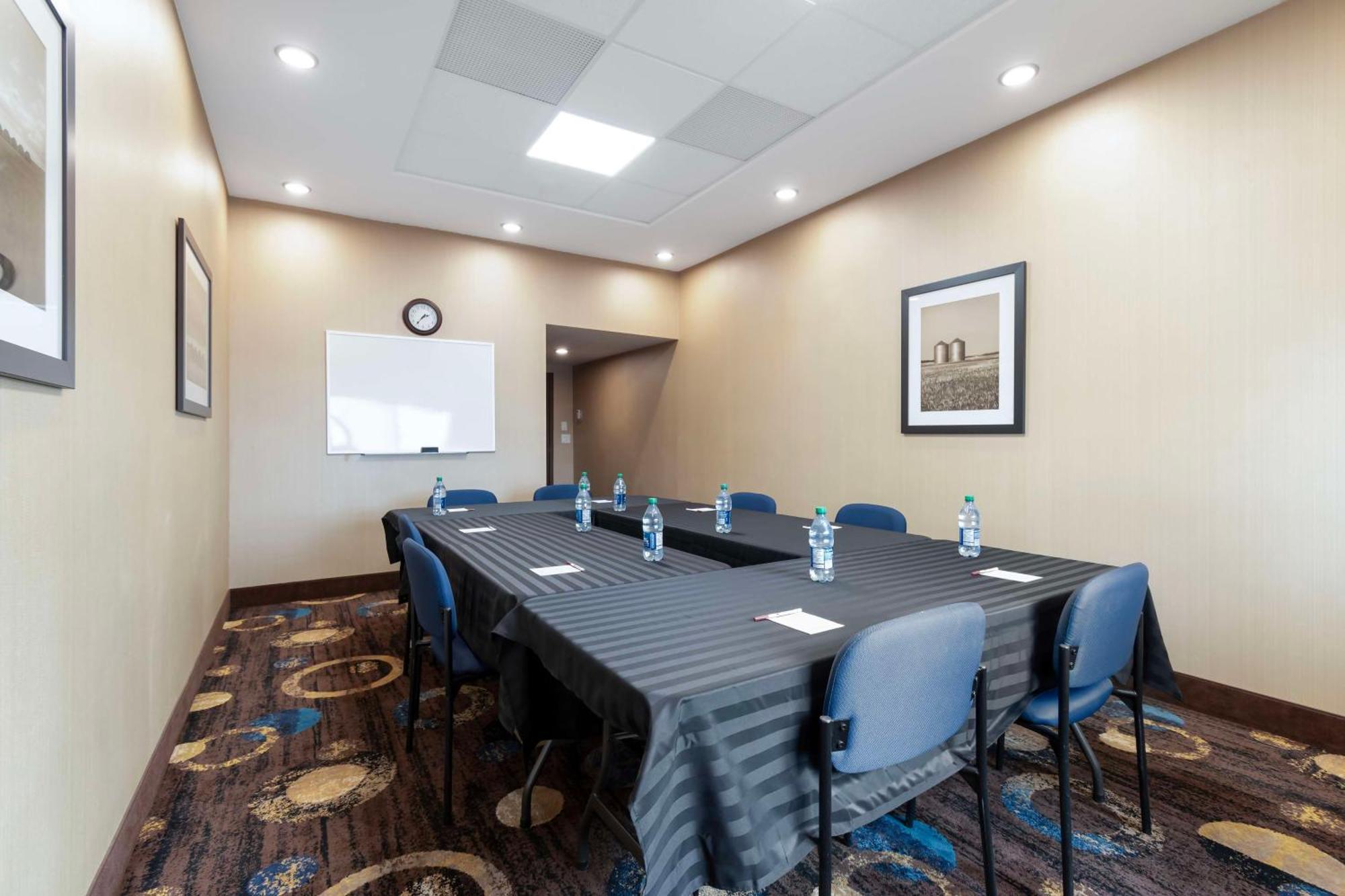 Best Western Plus Moosomin Hotel Ngoại thất bức ảnh