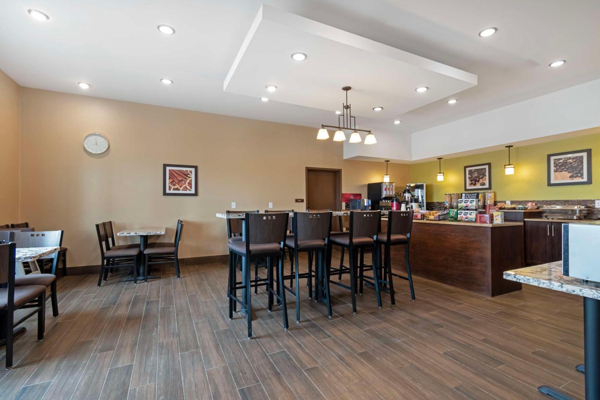 Best Western Plus Moosomin Hotel Ngoại thất bức ảnh