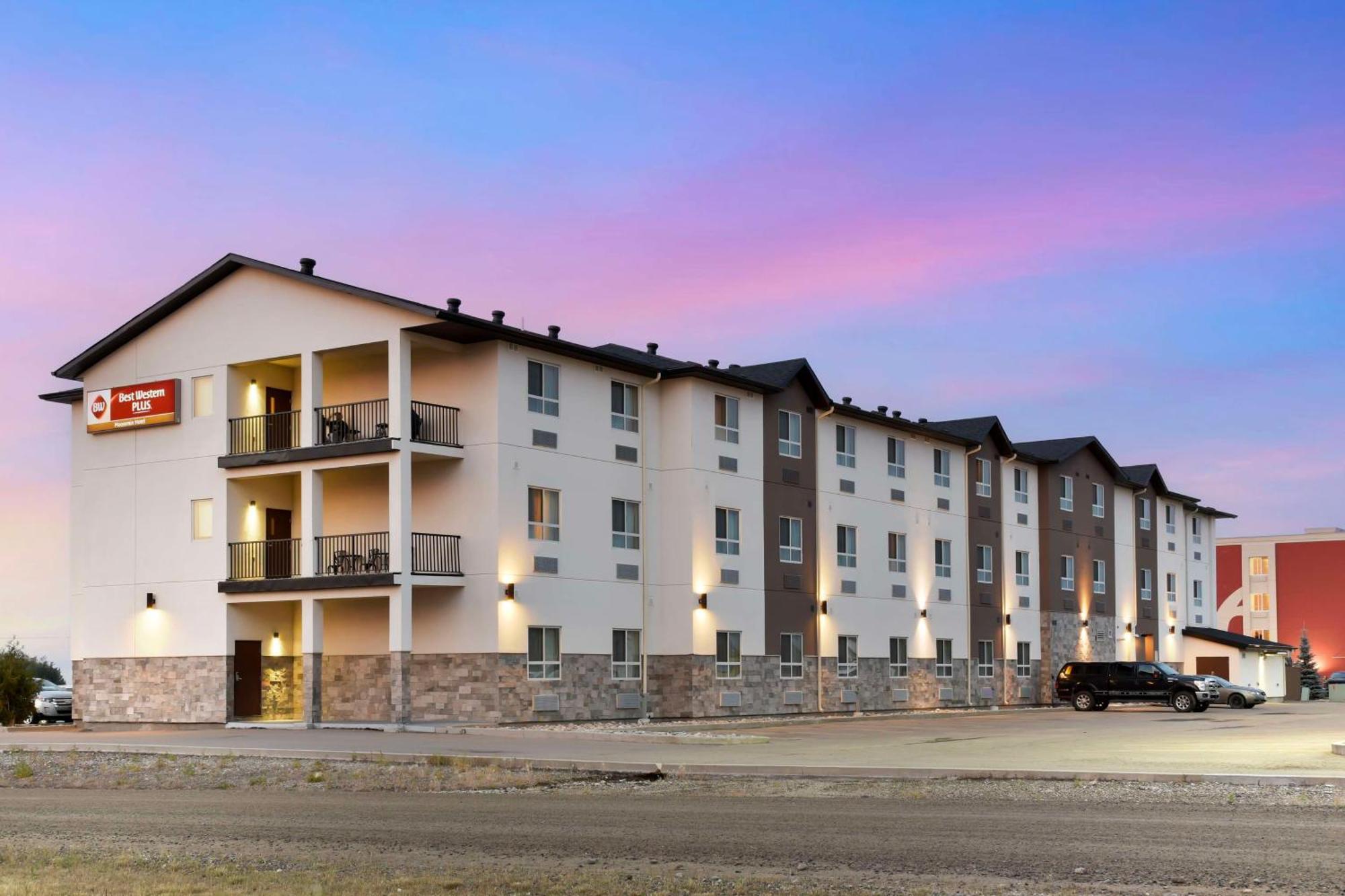 Best Western Plus Moosomin Hotel Ngoại thất bức ảnh